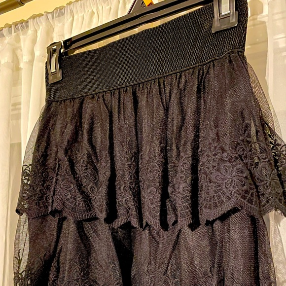 Forever 21 Black Mini Skirt - Picture 2 of 5